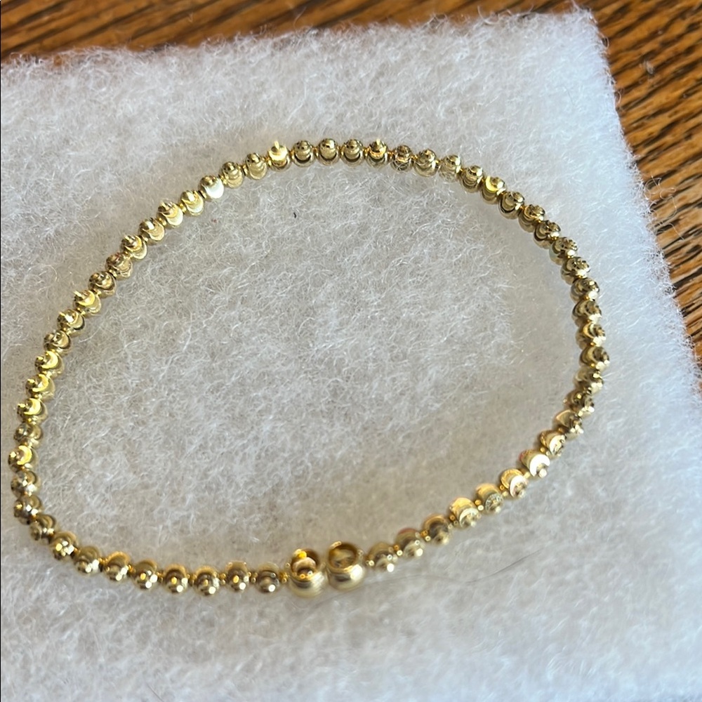 Elegant Gold Beaded Bracelet
